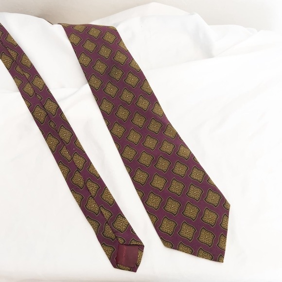 Vintage Giorgio Armani Cravatte Italy Silk Burgundy Tie Office Work Career - Picture 3 of 3